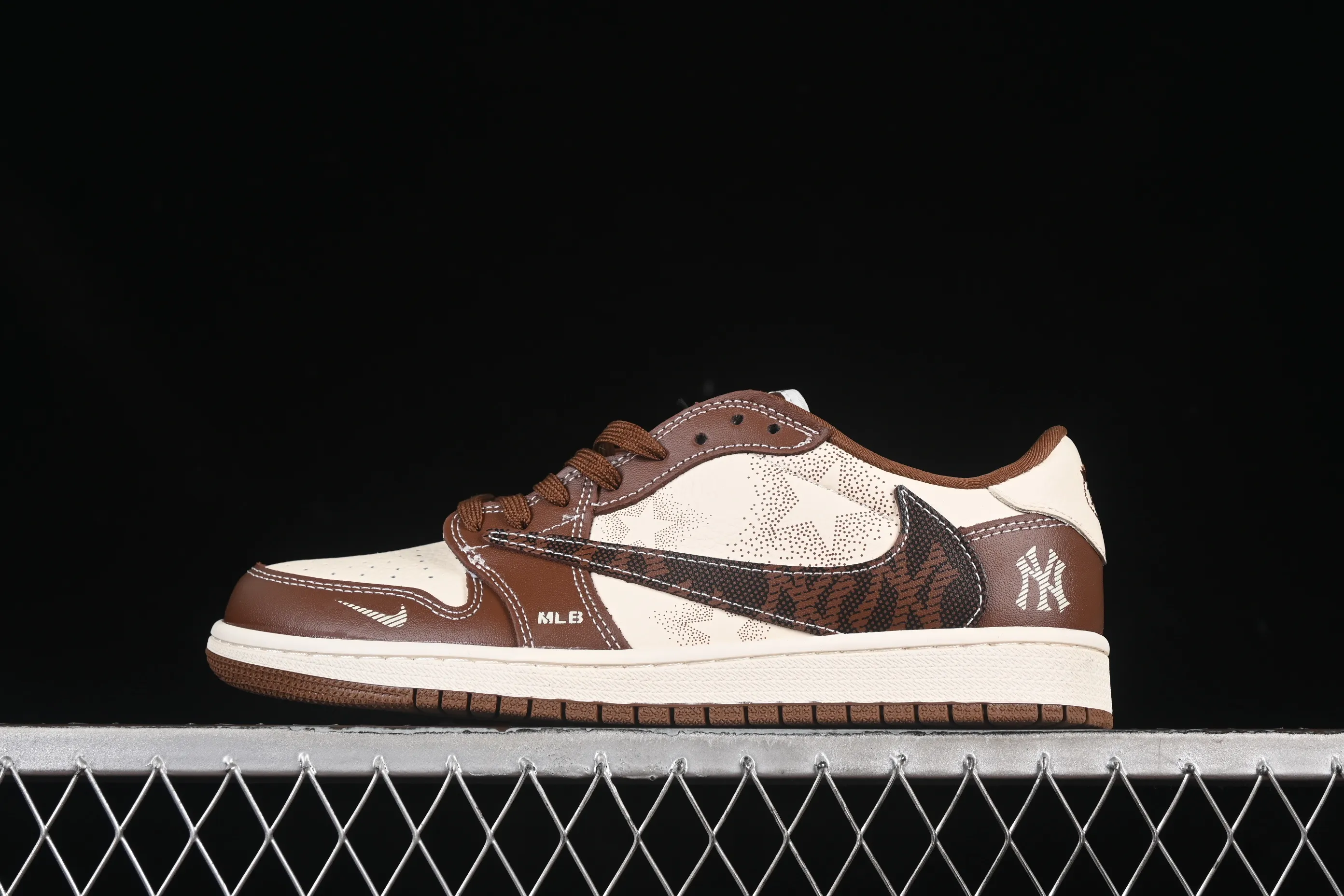 All categories Air Jordan Jordan series basketball shoes Air Jordan 1 Low High-end customized low-top sneakers Travis Scott x Fragment Design x Air Jordan 1 Low OG SP AJ1 MLB joint maroon low-top cultural casual sneakers XS2024-014